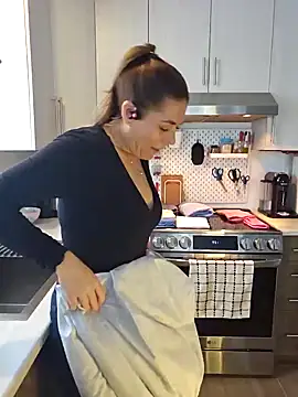 Snapshot of Ellie-L-Elizabeth chatting on January 23, 2025, 2:39 pm Ellie-L-Elizabeth online show from January 23, 2025, 2:39 pm