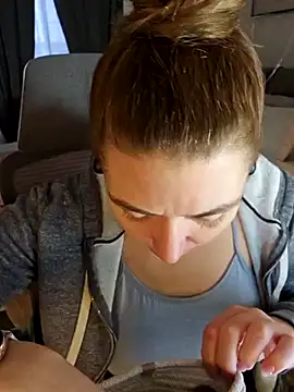 Snapshot of Ellie-L-Elizabeth chatting on February 11, 2025, 12:16 pm Ellie-L-Elizabeth online show from February 11, 2025, 12:16 pm