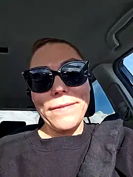 Snapshot of Ellie-L-Elizabeth chatting on February 19, 2025, 2:34 pm Ellie-L-Elizabeth online show from February 19, 2025, 2:34 pm