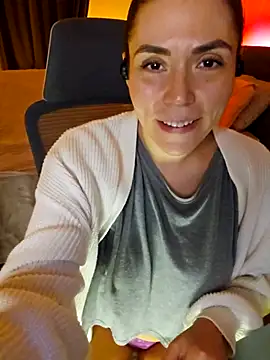 Snapshot of Ellie-L-Elizabeth chatting on February 25, 2025, 1:20 am Ellie-L-Elizabeth online show from February 25, 2025, 1:20 am