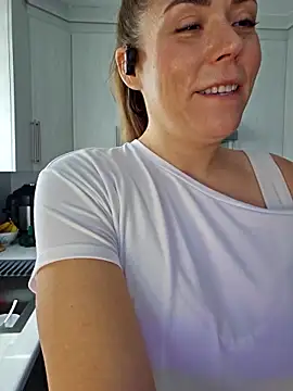 Snapshot of Ellie-L-Elizabeth chatting on February 25, 2025, 3:16 pm Ellie-L-Elizabeth online show from February 25, 2025, 3:16 pm