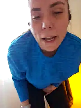 Snapshot of Ellie-L-Elizabeth chatting on February 27, 2025, 5:26 pm Ellie-L-Elizabeth online show from February 27, 2025, 5:26 pm