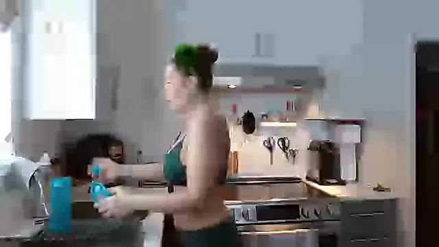 Snapshot of Ellie-L-Elizabeth chatting on March 17, 2025, 3:18 pm Ellie-L-Elizabeth online show from March 17, 2025, 3:18 pm