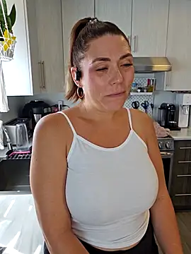 Snapshot of Ellie-L-Elizabeth chatting on September 8, 2025, 4:28 pm Ellie-L-Elizabeth online show from September 8, 2025, 4:28 pm