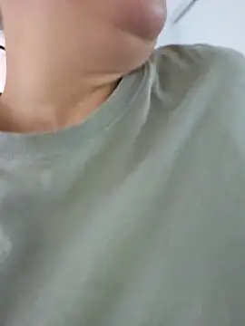 Snapshot of Ellie-L-Elizabeth chatting on September 19, 2025, 3:45 pm Ellie-L-Elizabeth online show from September 19, 2025, 3:45 pm