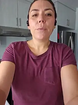 Snapshot of Ellie-L-Elizabeth chatting on September 24, 2025, 5:27 pm Ellie-L-Elizabeth online show from September 24, 2025, 5:27 pm