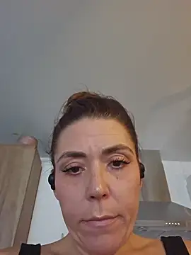 Snapshot of Ellie-L-Elizabeth chatting on October 17, 2025, 4:31 pm Ellie-L-Elizabeth online show from October 17, 2025, 4:31 pm