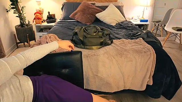 Snapshot of Ellie-L-Elizabeth chatting on November 28, 2025, 3:36 pm Ellie-L-Elizabeth online show from November 28, 2025, 3:36 pm