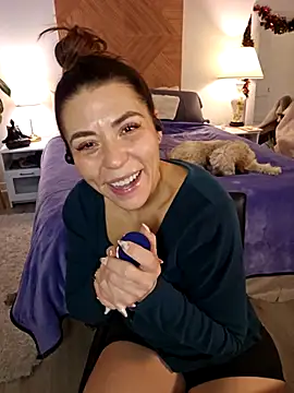 Snapshot of Ellie-L-Elizabeth chatting on December 2, 2025, 3:18 pm Ellie-L-Elizabeth online show from December 2, 2025, 3:18 pm