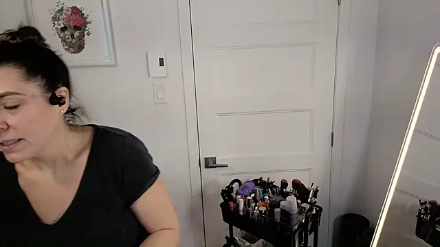 Snapshot of Ellie-L-Elizabeth chatting on December 4, 2025, 3:10 pm Ellie-L-Elizabeth online show from December 4, 2025, 3:10 pm