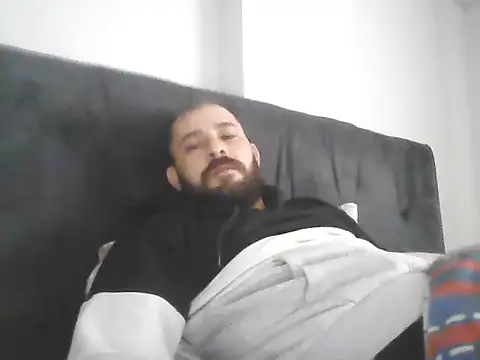 Snapshot of NiiiRvaNaa chatting on November 13, 2025, 5:17 am NiiiRvaNaa online show from November 13, 2025, 5:17 am