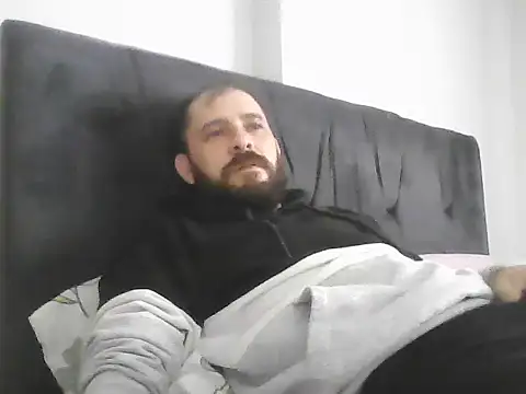 Snapshot of NiiiRvaNaa chatting on November 14, 2025, 5:50 am NiiiRvaNaa online show from November 14, 2025, 5:50 am