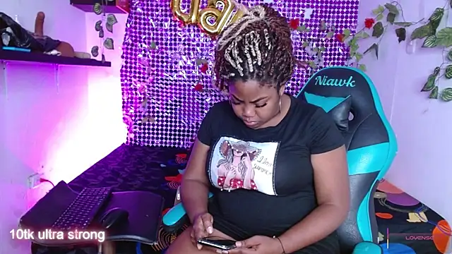 Snapshot of niawk_ chatting on December 22, 2025, 1:41 pm niawk online show from December 22, 2025, 1:41 pm