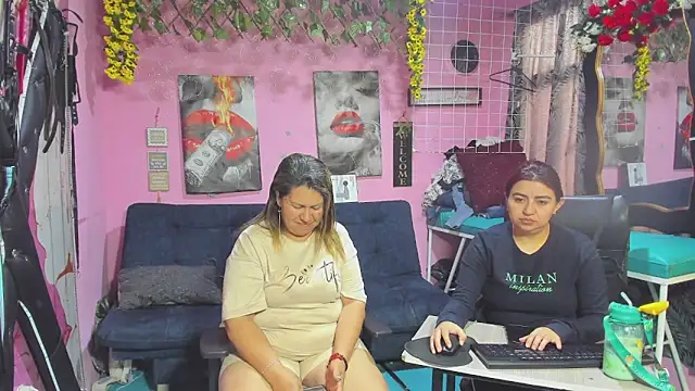lesbiancuple online show from May 28, 2026, 12:24 pm