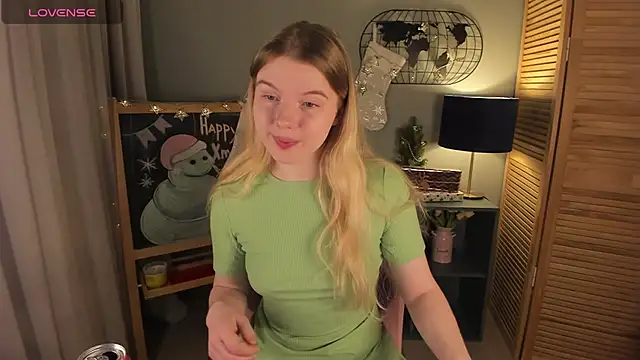 Snapshot of ohmyJuliet chatting on December 25, 2024, 2:25 am ohmyJuliet online show from December 25, 2024, 2:25 am