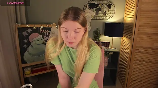 Snapshot of ohmyJuliet chatting on December 26, 2024, 2:22 am ohmyJuliet online show from December 26, 2024, 2:22 am