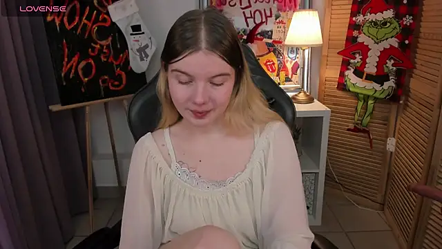 Snapshot of ohmyJuliet chatting on January 4, 2025, 2:14 am ohmyJuliet online show from January 4, 2025, 2:14 am