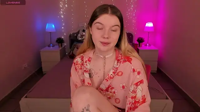 Snapshot of ohmyJuliet chatting on January 15, 2025, 10:06 am ohmyJuliet online show from January 15, 2025, 10:06 am