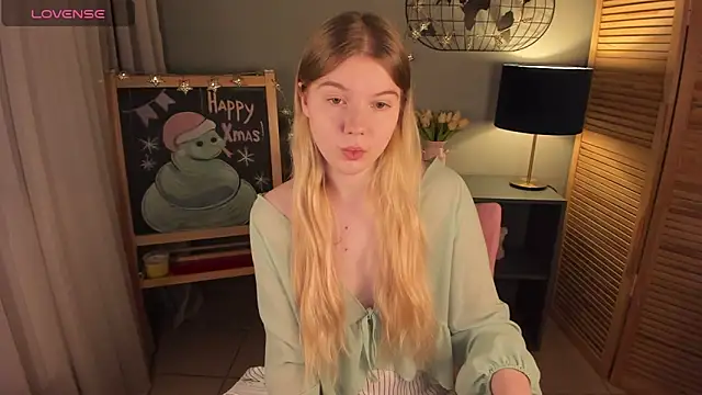 Snapshot of ohmyJuliet chatting on January 22, 2025, 2:04 am ohmyJuliet online show from January 22, 2025, 2:04 am