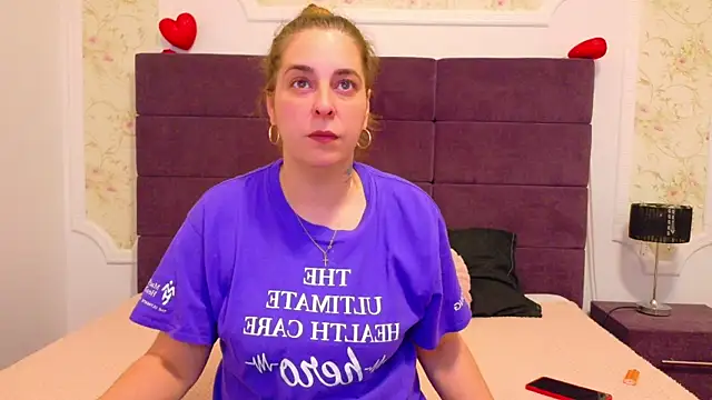 KarinaNoir online show from May 12, 2026, 2:30 am