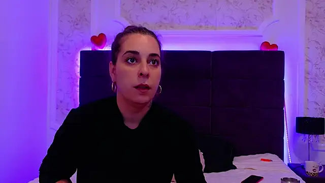 KarinaNoir online show from May 14, 2026, 3:46 am