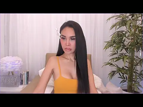 Snapshot of Holy_Bliss chatting on October 16, 2025, 4:52 pm Holy Bliss online show from October 16, 2025, 4:52 pm