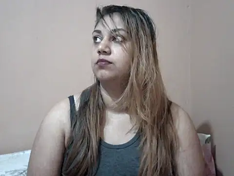 Snapshot of bellachow10 chatting on December 21, 2025, 9:49 am bellachow10 online show from December 21, 2025, 9:49 am