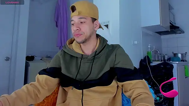 Snapshot of petter_coleman_ chatting on March 5, 2025, 8:10 am petter coleman online show from March 5, 2025, 8:10 am