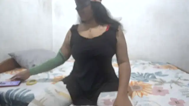 Snapshot of DevilZoone chatting on December 22, 2025, 3:42 pm DevilZoone online show from December 22, 2025, 3:42 pm