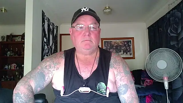 Snapshot of HOTANAL chatting on April 4, 2026, 1:15 am HOTANAL online show from April 4, 2026, 1:15 am