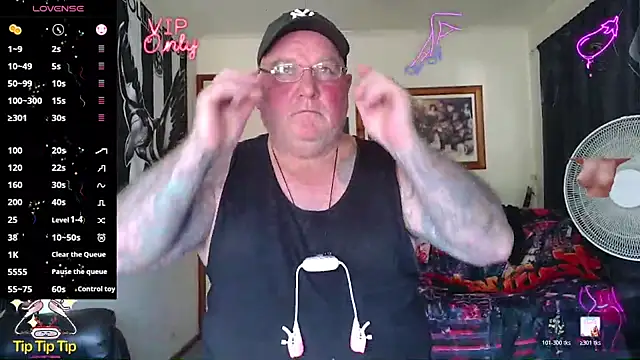 Snapshot of HOTANAL chatting on April 17, 2026, 1:52 am HOTANAL online show from April 17, 2026, 1:52 am