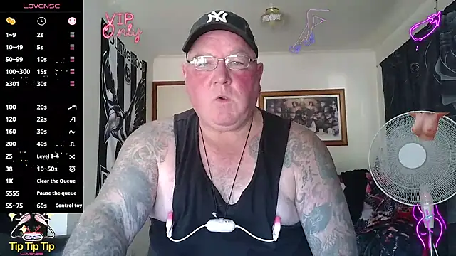 Snapshot of HOTANAL chatting on April 20, 2026, 1:52 am HOTANAL online show from April 20, 2026, 1:52 am