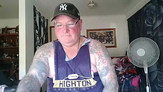 Snapshot of HOTANAL chatting on May 4, 2026, 3:24 am HOTANAL online show from May 4, 2026, 3:24 am