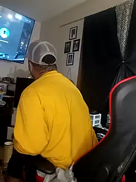 yellowwetfox online show from December 29, 2024, 2:38 am