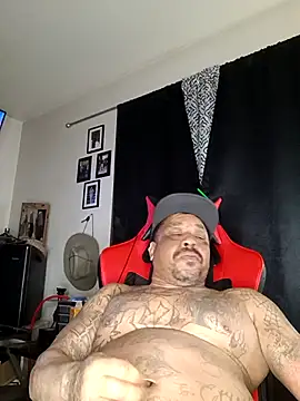 yellowwetfox online show from February 28, 2025, 3:48 am