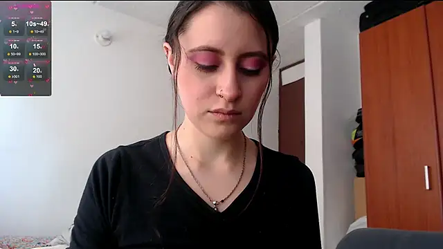 Snapshot of Juls_winter_ chatting on February 19, 2025, 3:27 pm Juls winter online show from February 19, 2025, 3:27 pm