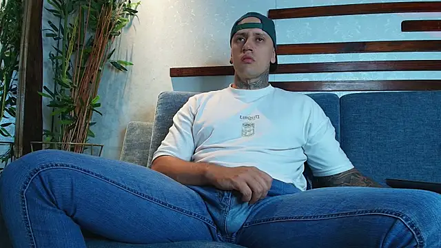 Snapshot of Joeysexx2 chatting on November 10, 2025, 3:27 am Joeysexx2 online show from November 10, 2025, 3:27 am