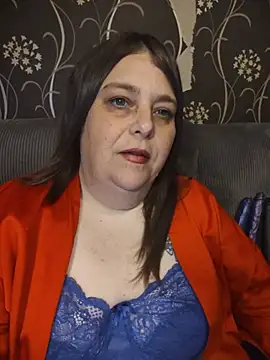 HouseWifeWhore Milf online show from July 6, 2026, 12:51 am