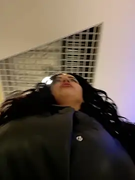 CrazzyChicks online show from November 3, 2025, 8:15 am