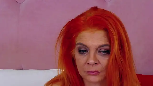 Snapshot of GiselleFox chatting on February 2, 2025, 9:08 am GiselleFox online show from February 2, 2025, 9:08 am