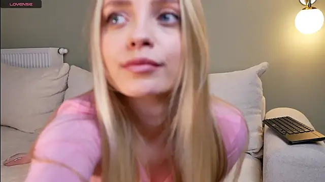 Snapshot of minimolly chatting on February 16, 2026, 6:26 pm minimolly online show from February 16, 2026, 6:26 pm