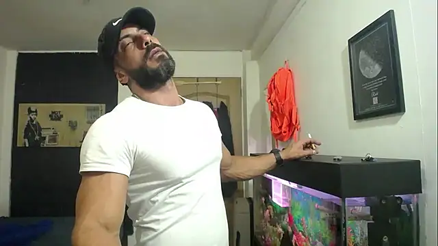 romeolovedark online show from February 15, 2025, 3:20 am