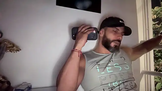 romeolovedark online show from October 3, 2025, 2:08 am