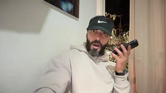 romeolovedark online show from January 9, 2026, 3:20 am