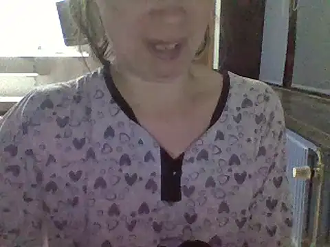 Moi Lina online show from October 17, 2025, 9:39 pm