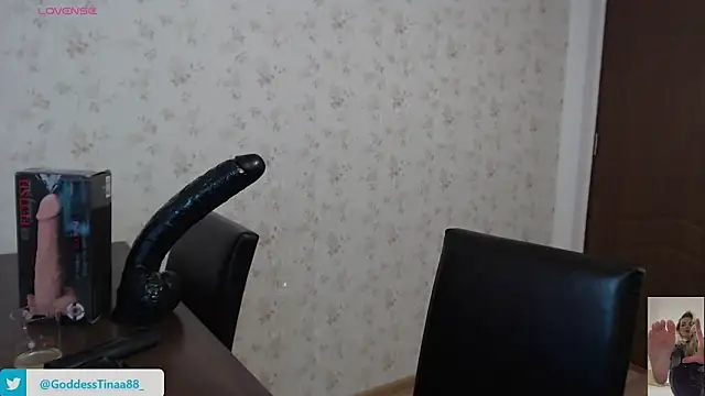 Goddess Tina online show from October 22, 2025, 4:40 pm