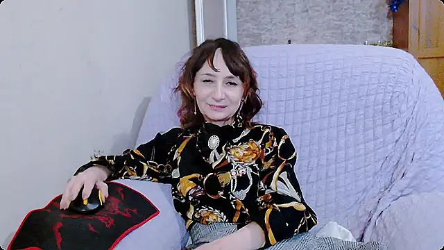 Snapshot of AnnieEltgant chatting on December 30, 2024, 10:10 am AnnieEltgant online show from December 30, 2024, 10:10 am