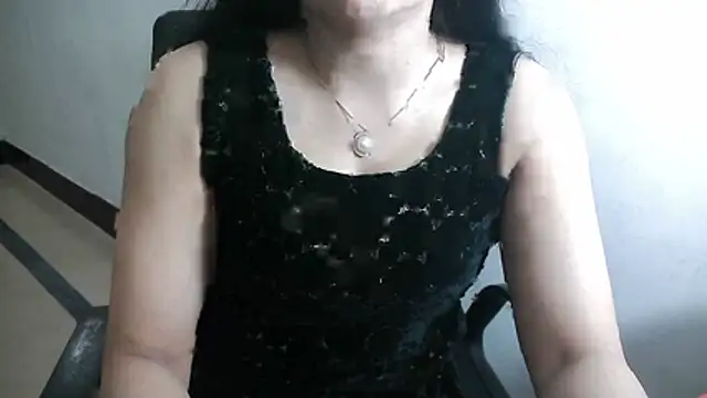 Snapshot of Chanchal--Navya chatting on February 15, 2026, 5:31 pm Chanchal--Navya online show from February 15, 2026, 5:31 pm