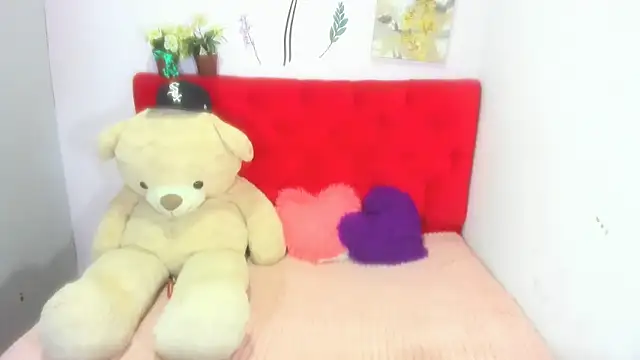 Snapshot of GiannaGoddes chatting on January 13, 2025, 4:07 am GiannaGoddes online show from January 13, 2025, 4:07 am