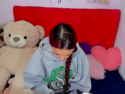 Snapshot of GiannaGoddes chatting on January 15, 2025, 10:17 am GiannaGoddes online show from January 15, 2025, 10:17 am